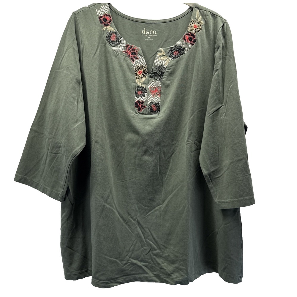 Denim & Co Womens 1X Plus Green Embroidered 3/4 Sleeve V-Neck Knit Top Pullover